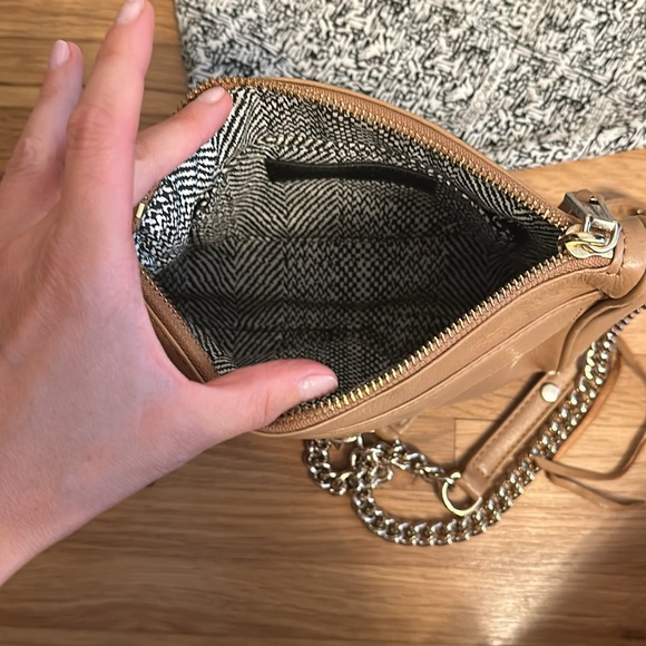 Rebecca Minkoff MAC Leather Crossbody Bag with Metal hardware and clasp - Picture 4 of 4